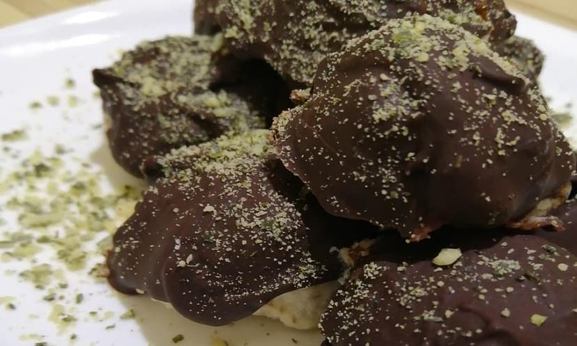 Keto Choco Almond Fat Bombs